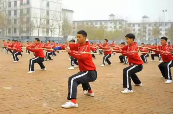 拔萝卜带泥！释永信被抓六天后，释小龙父亲出事，过往黑史全被扒