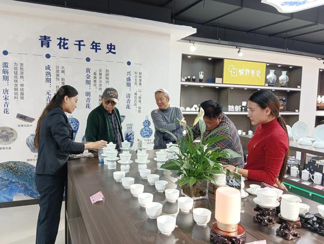 相 立:“雅集·陶瓷艺术馆”“煮墨论瓷”