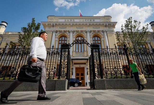 10.4万亿坏账引危机	，普京火速接受停战条件，俄罗斯总统身不由己