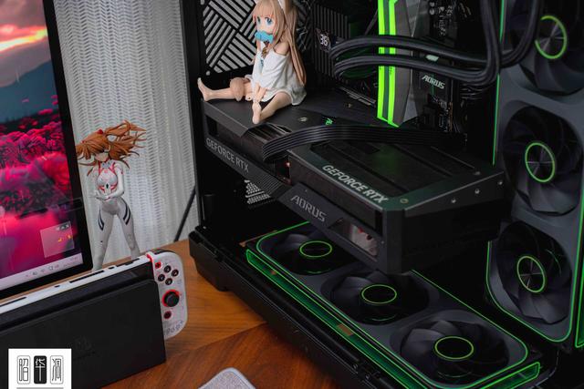 曲面玻璃的通透美学：乔思伯 TK-4 装机实录