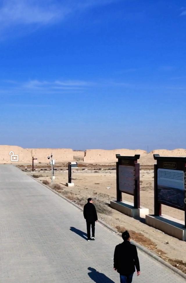 游高台骆驼城遗址遣兴