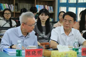 湖南理工学院2024届现当代文学硕士毕业论文答辩在韩少功文学馆举行图片