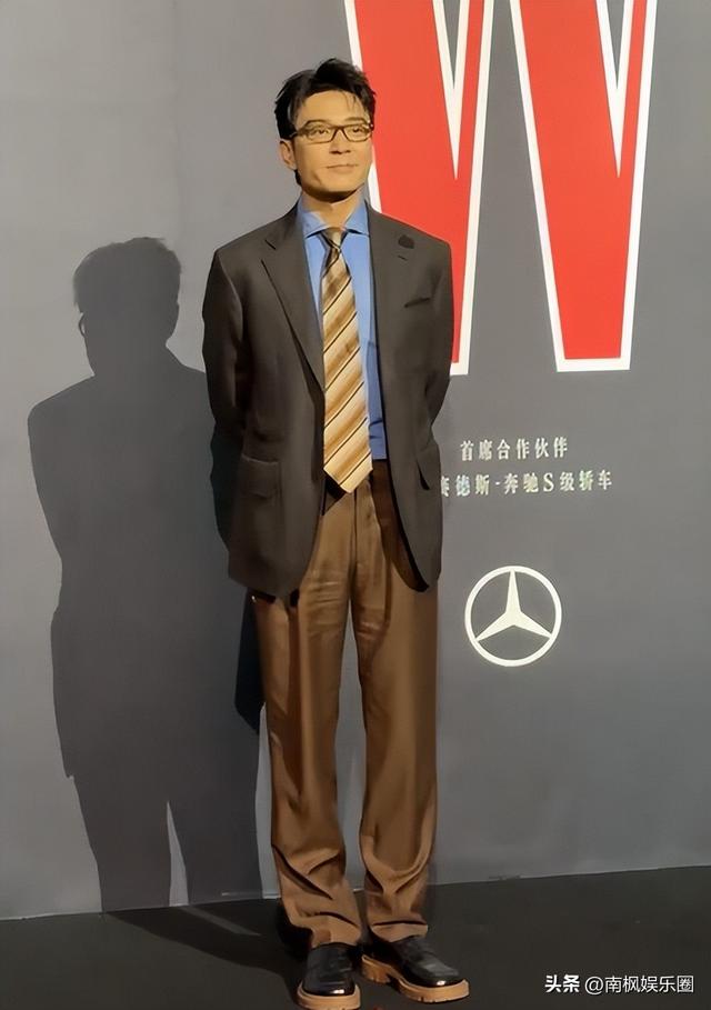 上海这一夜：热巴腰臀比逆天了，被马伊俐吓了一大跳，杨幂赢麻了
