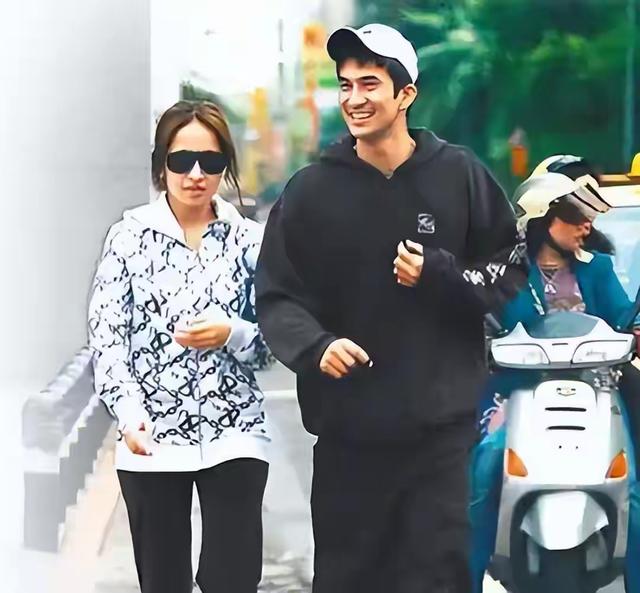 牡丹花下46岁"纵欲过度"的萧亚轩，终是为自己行为买了单