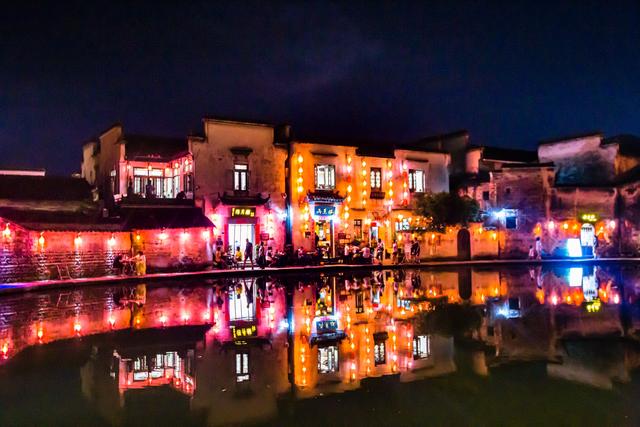 皖南宏村秋意浓，月沼风荷，南湖书声，时光在此温柔地停顿