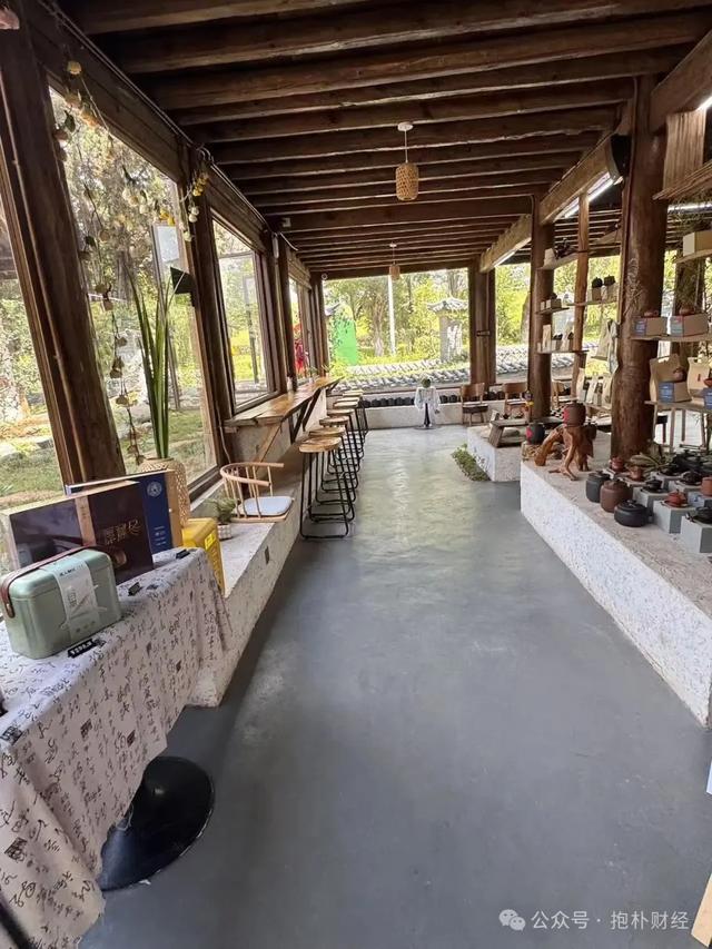 在丽江感受繁华,听当地人讲述焦虑和隐忧