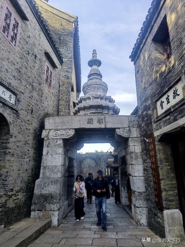 镇江西津渡的看点不在古街，而是云台山上