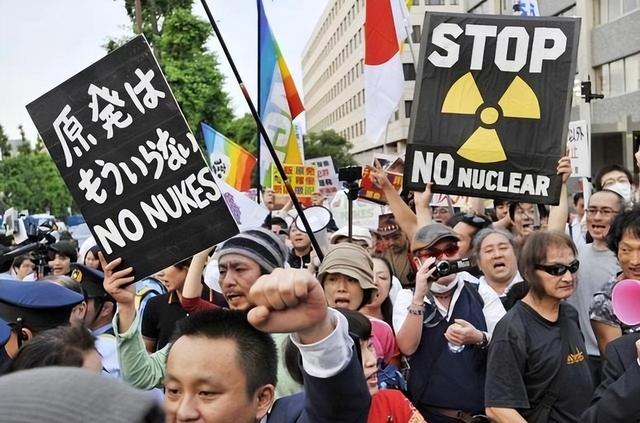 高市早苗另辟蹊径	，大幅提高强军预算，我们低估了这场“阳谋”！