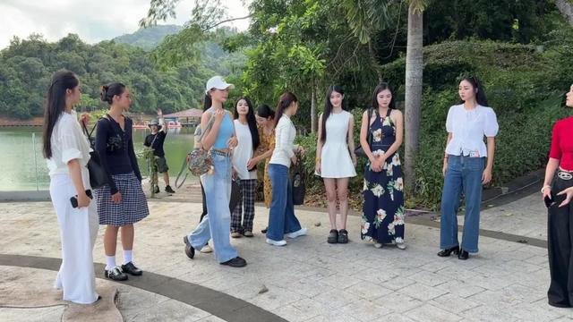 24位晋级仙女集结保亭，开启集训之旅→