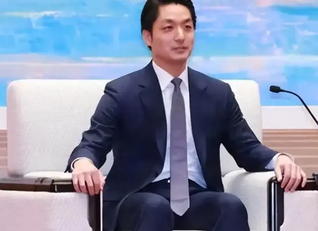 两岸再突发重大事情，蒋万安还没坐飞机来陆，国台办就发出警告！