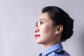 学习身边榜样丨吴娅丽：高墙内的“摆渡人”图片