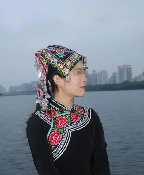 故事：河北一男子娶苗家妹子为妻，新婚夜看清人后，男子傻眼了