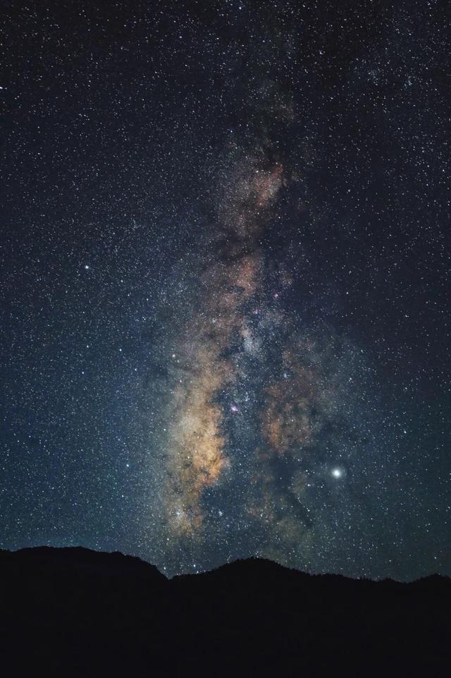 神木垒&达瓦更扎进入美貌开挂模式，请做好相关旅游准备！