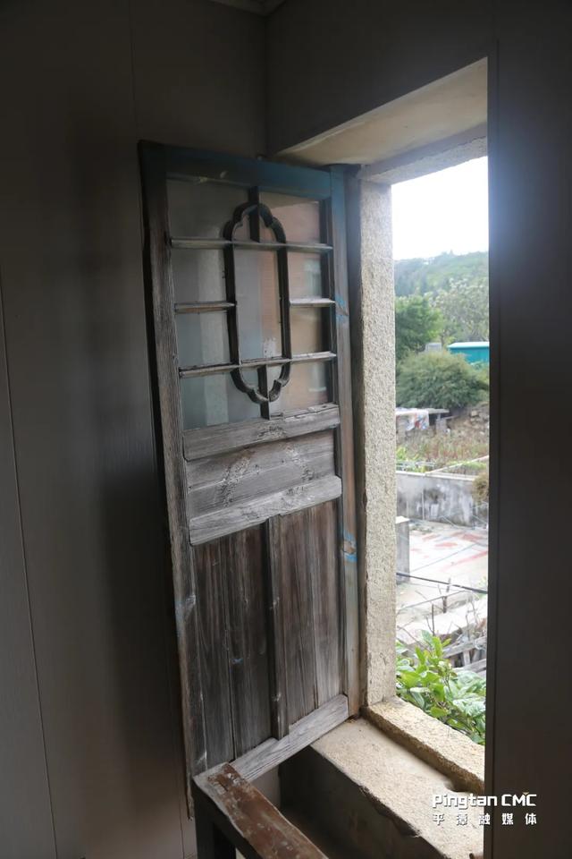 平潭百厝行丨深坞村41号，开在花河边的浪漫石厝