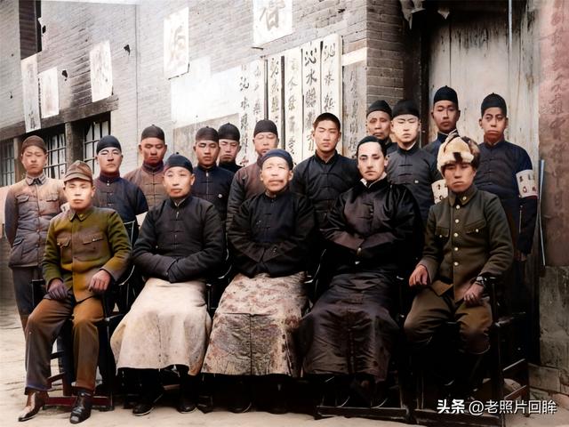 1942年，日本摄影师镜头里的山西沁水县，看看真实的汉奸嘴脸