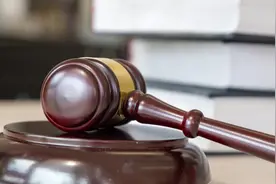 丈夫婚内出轨向小16岁情人转账百万，妻子起诉女方还钱，法院判了！图片