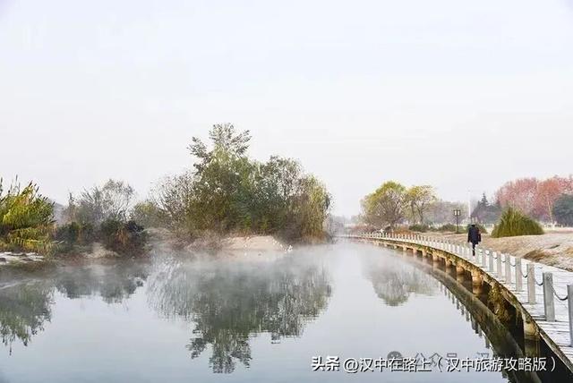 汉中汉江湿地晨景绝了！薄雾锁江，鸟戏江波，宛如仙境！