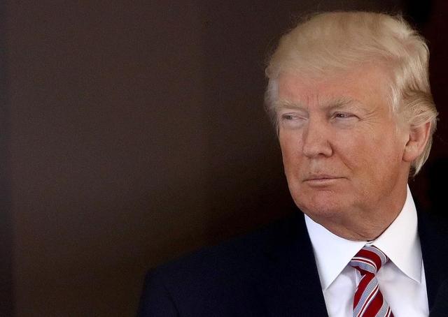 无法无天了，美国时隔10天又抢劫石油，但这次竟抢到中国的头上？