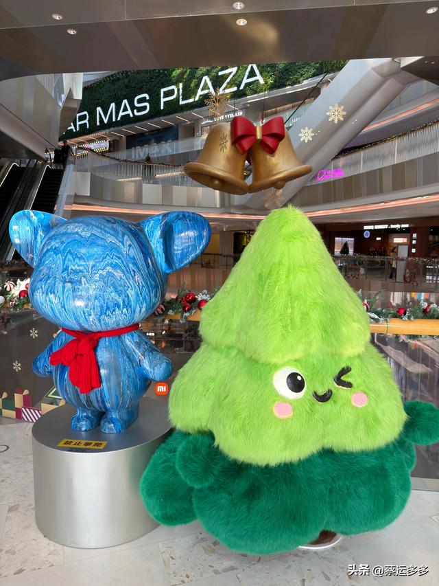 在北外滩，与圣诞和黄浦江撞个满怀