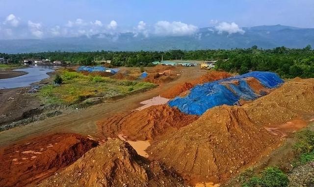 日本天皇亲自出山，对中国的反击正式开始，高市早苗憋出了一妙计