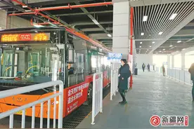 乌鲁木齐站北广场公交首末站迁移至南广场 北广场扩展出租车停泊区南北广场新增4个网约车停靠点图片