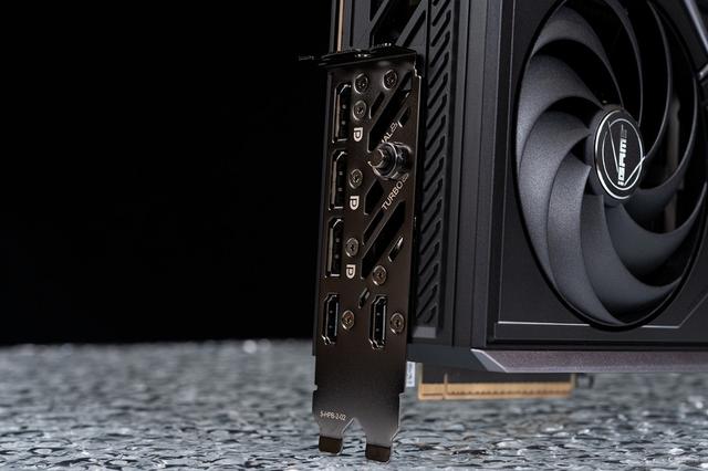 iGame RTX 5090 D v2火神显卡评测：凌厉方正硬汉！性能依旧能打！