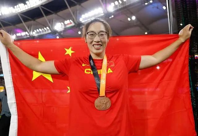 世锦赛战报：12.40s超奥运冠军！吴艳妮填补10年空白但止步预赛
