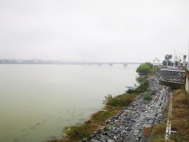 2025北京到海南行程第六天：雨中游襄阳荆州古城，有遗憾有收获