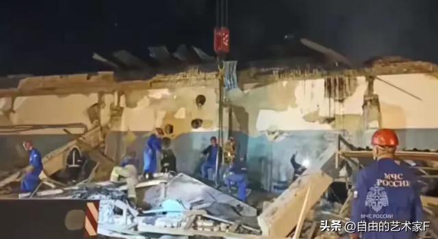 普京刚回莫斯科，就收到一大噩耗，没上桌的泽连斯基玩了把大的？