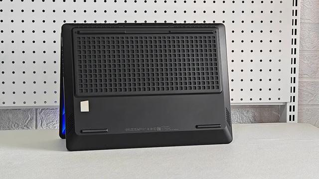 R9 8945HX同阶无敌 暗影精灵11锐龙版评测 更强大的RTX5060游戏本