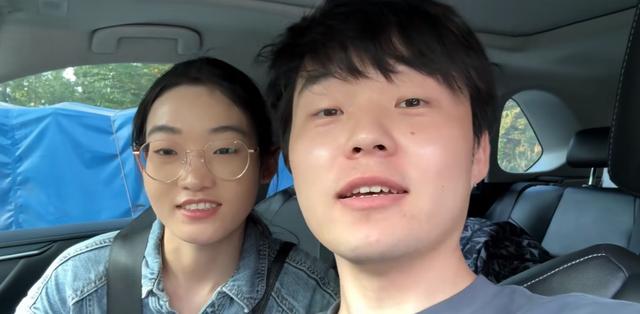 大头大气博爱，散财童子名不虚传！成就卡卡成村富，香香肠子悔青