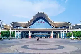 武汉超米字形枢纽3条高铁在建，5条推进不理想，2条存在线路之争图片