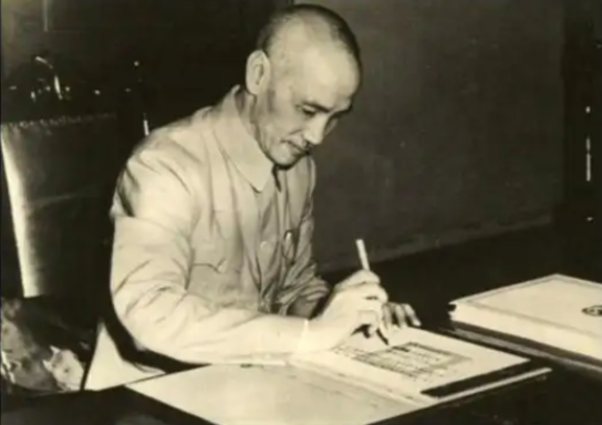 蒋介石临终前告诉蒋经国：我这一生只敬佩一人，畏惧两人!