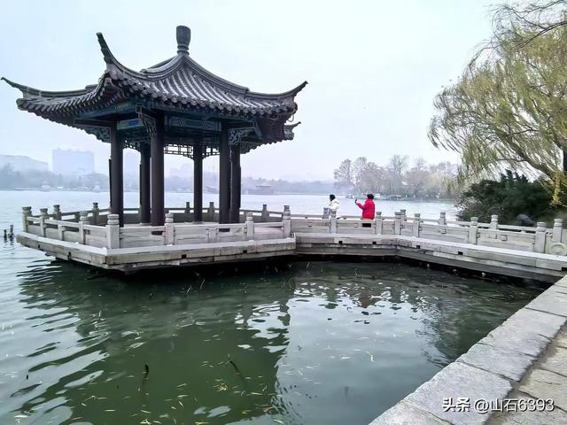 新华社原军事记者陶俊峰泉城美拍：《冬雾中的大明湖》