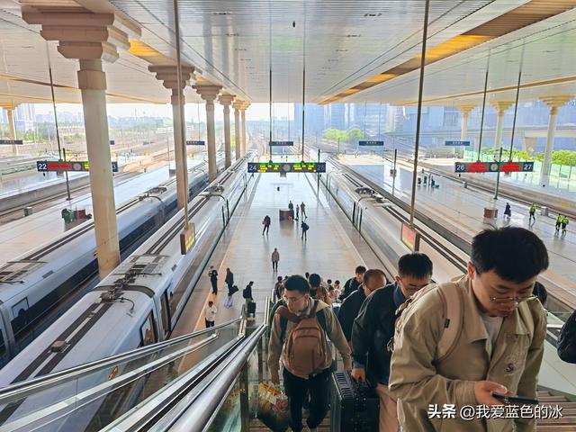 早晨六点出门，下午五点来到了山西地盘最大的城市忻州市