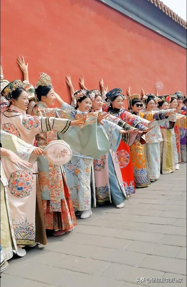 文化消费新图景系列报道：清宫服饰旅拍热潮背后