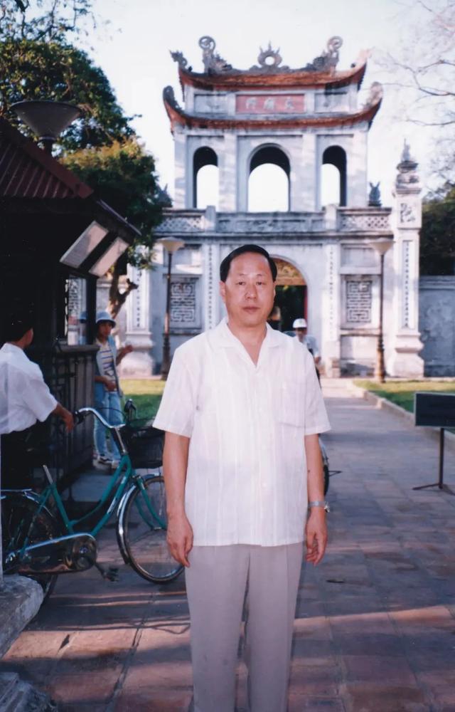 走进越南河内文庙-国子监