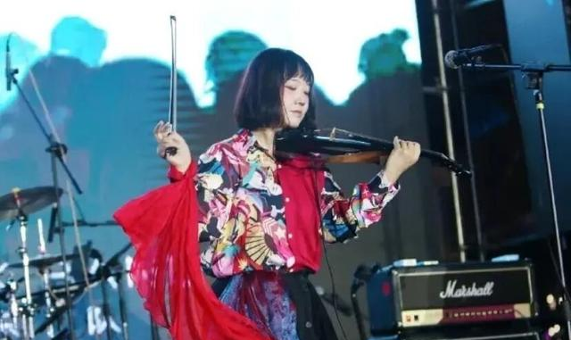 女歌手遭座椅架挤压身亡，抢救10小时无效，同类悲剧已发生多次！