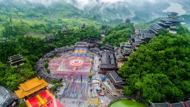 从“流量”到“留量”：渝东南文旅新格局的“支点”实践