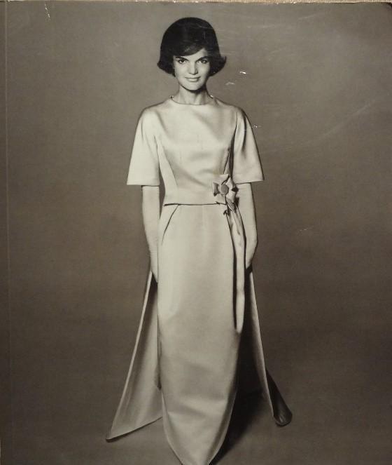 1961年杰奎琳评价大她3岁的英女王：一个如此平庸乏味的中年妇女
