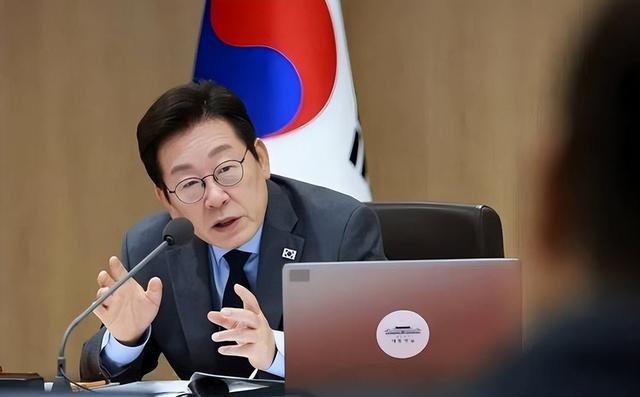 登上赴京专机，李在明先送2句话，王毅挂断电话	，统一最强音发出