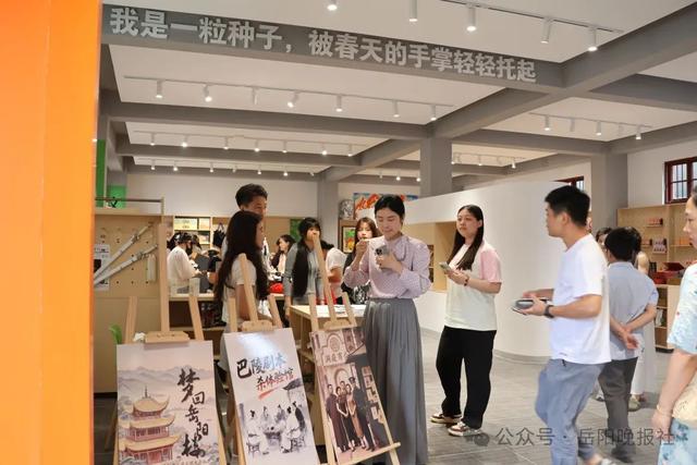白天晚上“两副面孔”？岳阳这条街，逛100次都不够！