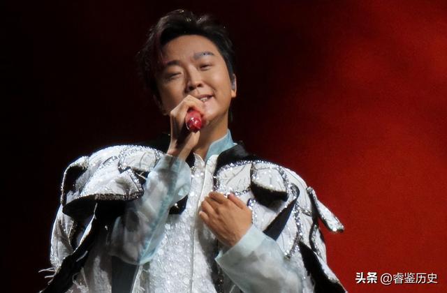 这一次	，47岁的“跳梁小丑”李玉刚，如今已彻底走上了另一条道路