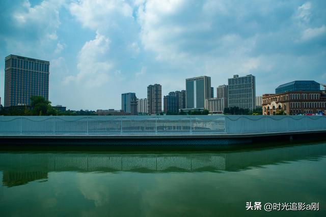 北国未来城周边：邂逅一场蓝天与建筑的视觉盛宴！