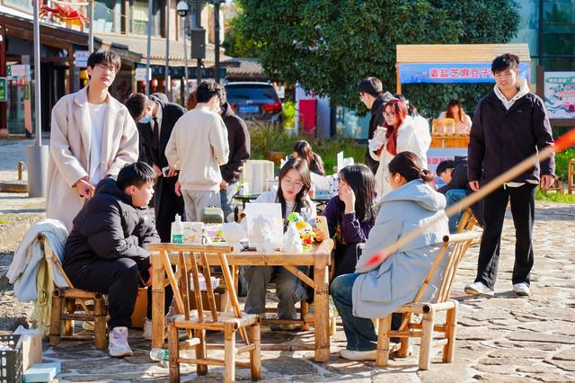 创意市集燃动南湖 青春力量赋能文旅新篇！南湖新区第三届创意市集火热开展