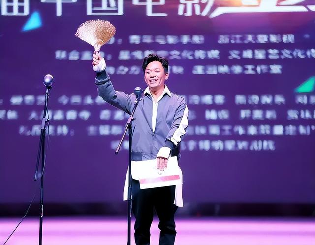 王宝强没想到，和马蓉离婚9年后，自己的一双儿女开始为他争光了