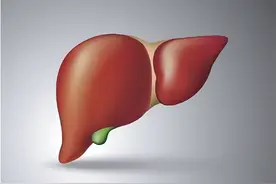 肝病加重身上这2个部位会先“喊疼”，可惜很多人错过这个细节！图片