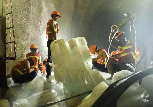 耗资高达3000亿，历时12年，大柱山隧道工程连“基建狂魔”都为难