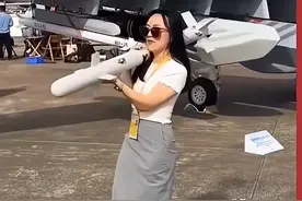 珠海航展“硬核”导购员，卖出1000颗导弹！网友：世界最牛销售！图片