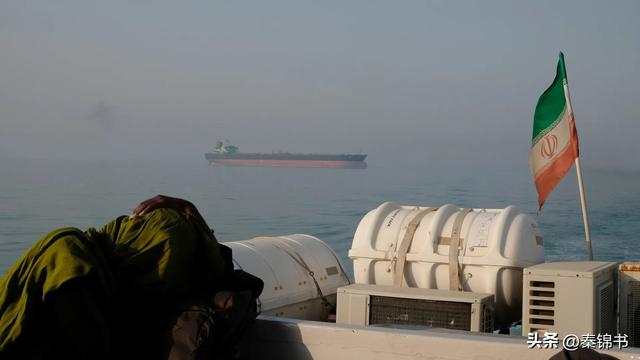 两周内开战？伊划下禁区，霍尔木兹海峡成最后筹码	，特朗普失算了